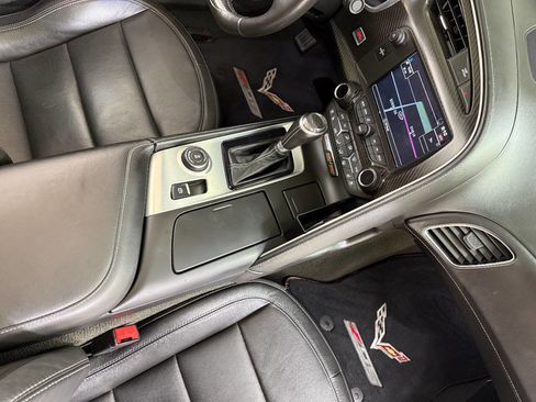 Used 2016 Chevrolet Corvette Z06 w/ 3LZ Preferred Equipment Group image 39