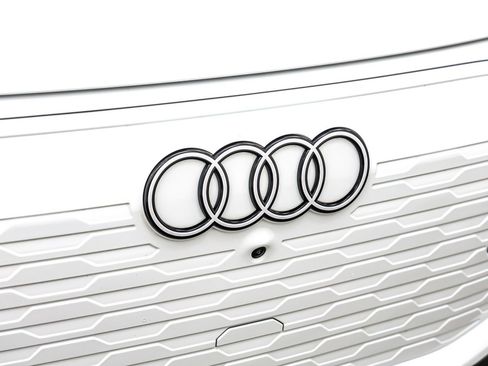 Used 2025 Audi Q6 e-tron Premium w/ Convenience Package image 14