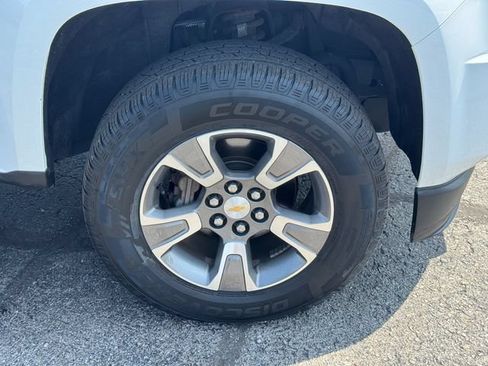 Used 2017 Chevrolet Colorado Z71 AWD/4WD image 9
