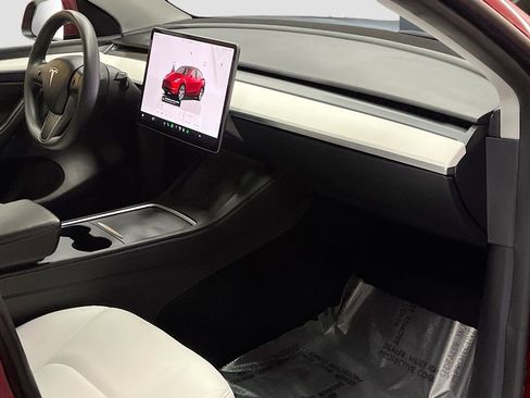 Used 2024 Tesla Model Y Long Range AWD/4WD image 30