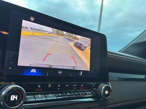 Used 2023 Chevrolet Colorado Z71 w/ Z71 Convenience Package 2 image 24