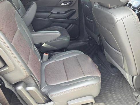 Used 2023 Chevrolet Traverse High Country FWD image 19