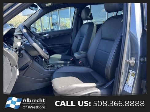 Used 2020 Volkswagen Tiguan SE R-Line AWD/4WD image 11