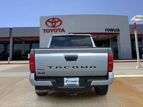 Used 2024 Toyota Tacoma TRD Sport AWD/4WD image 6
