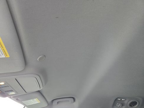 Certified 2022 Ford Explorer XLT w/ Equipment Group 202A image 23