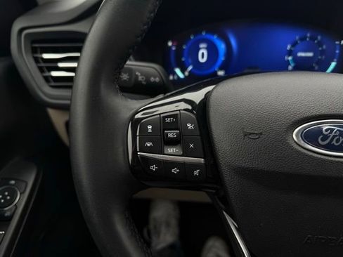 Used 2022 Ford Escape Titanium w/ Class II Trailer Tow Package image 23