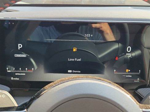 New 2025 Nissan Kicks SR image 8