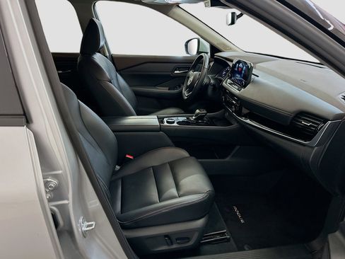 Used 2023 Nissan Rogue SL w/ SL Premium Package image 34