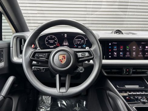 Certified 2025 Porsche Cayenne Coupe image 14