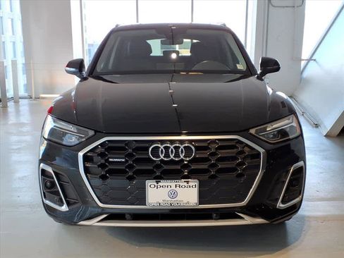 Used 2023 Audi Q5 2.0T Premium w/ Convenience Package image 2