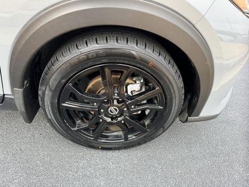 Used 2021 Nissan Kicks SR w/ SR Premium Package image 26