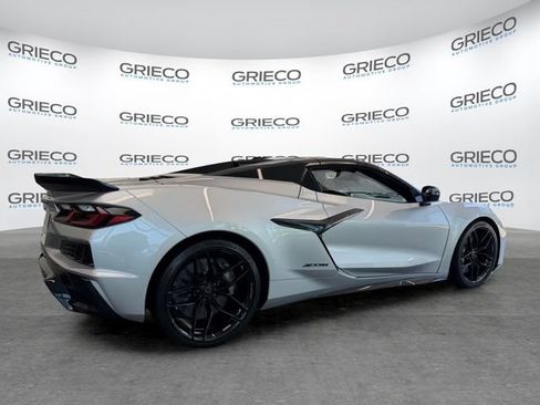 Used 2026 Chevrolet Corvette Z06 w/ Stealth Interior Trim Package RWD image 11