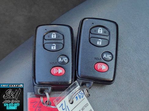 Used 2012 Toyota Prius Four w/ Deluxe Solar Roof Pkg FWD image 12