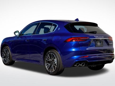 New 2025 Maserati Grecale GT image 3