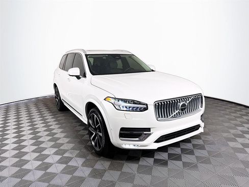 Used 2024 Volvo XC90 B6 Plus image 4