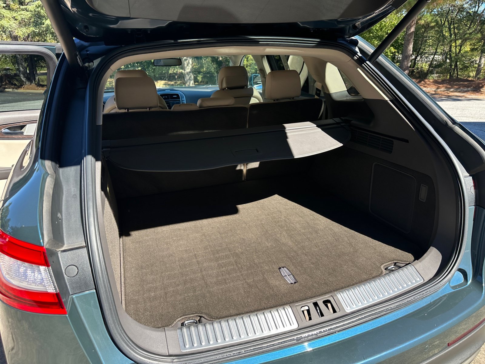 Used 2016 Lincoln MKX Reserve w/ Luxury Package AWD/4WD image 24