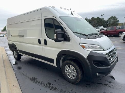 New 2026 RAM ProMaster 2500 w/ Quick Order Package 22G SLT image 4
