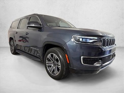 Used 2024 Jeep Wagoneer L Series II w/ Flexible Seating Group AWD/4WD image 1