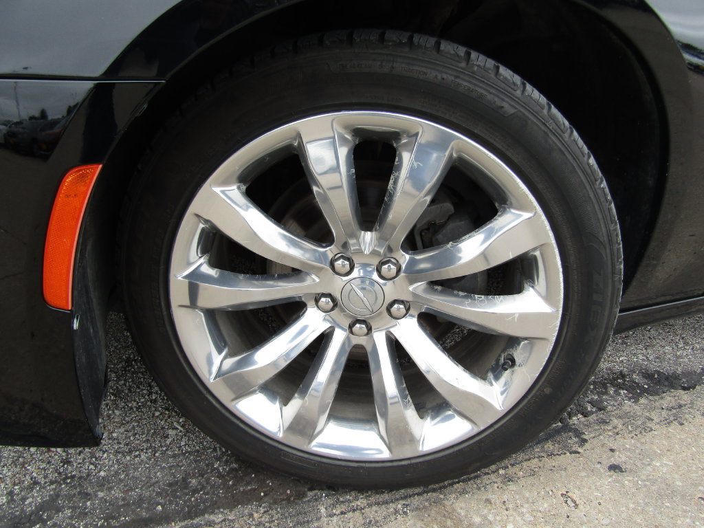 Used 2017 Chrysler 300 Limited RWD image 24