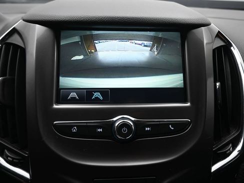 Used 2018 Chevrolet Cruze LT FWD image 18