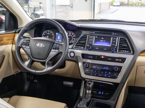 Used 2015 Hyundai Sonata Limited FWD image 11
