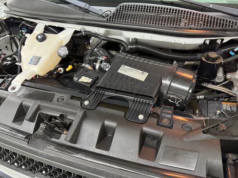 Used 2019 Chevrolet Express 3500 LS image 33