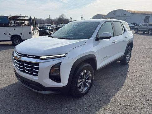 New 2026 Chevrolet Equinox LT w/ Convenience Package II image 2