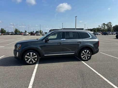 Certified 2022 Kia Telluride EX w/ EX Premium Package FWD image 11