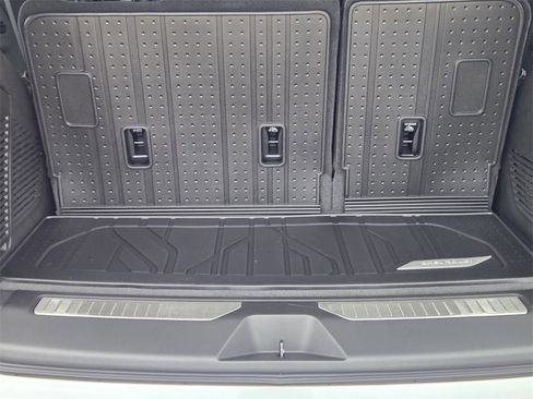 New 2025 Chevrolet Tahoe High Country image 19