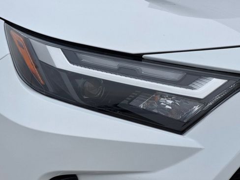 Used 2025 Toyota RAV4 XLE image 9