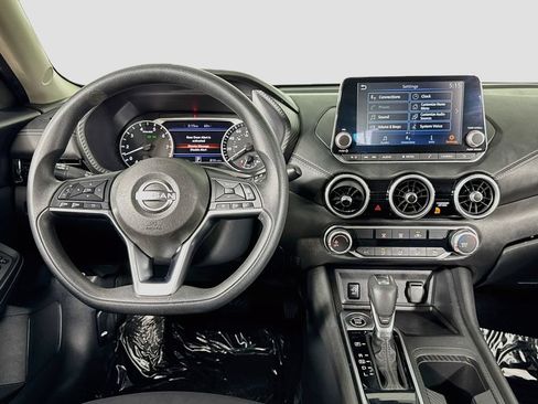 Used 2024 Nissan Sentra SV FWD image 14