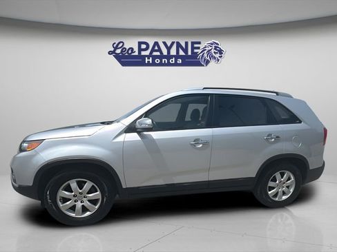 Used 2012 Kia Sorento LX w/ Convenience Pkg FWD image 4