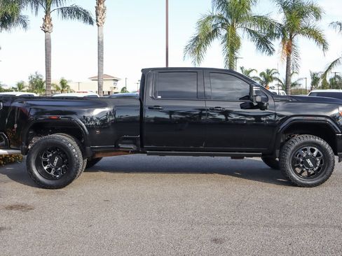 Used 2021 GMC Sierra 3500 Denali w/ Denali Ultimate Package image 11