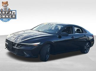 Used 2025 Hyundai Elantra Limited FWD video 3