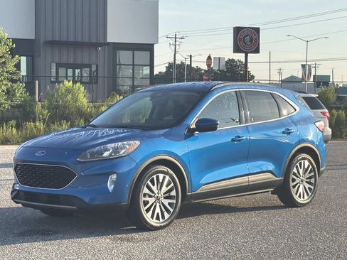 Certified 2020 Ford Escape Titanium FWD image 8