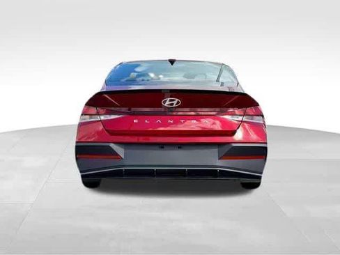 Certified 2025 Hyundai Elantra Sport image 6