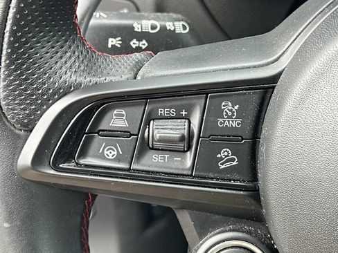 Used 2024 Alfa Romeo Stelvio AWD image 27