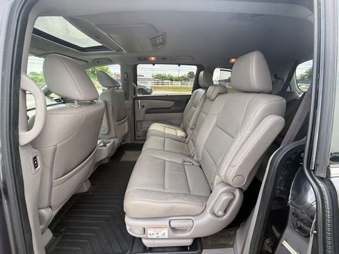 Used 2016 Honda Odyssey Touring Elite image 18