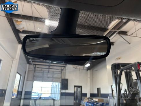 Used 2024 Chrysler Pacifica Touring-L image 26