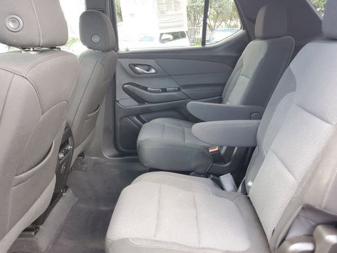 Used 2023 Chevrolet Traverse LT image 10