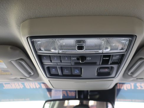 Used 2022 Toyota 4Runner SR5 Premium image 31