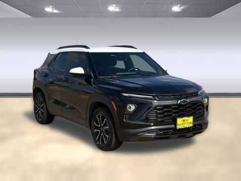 Used 2025 Chevrolet TrailBlazer ACTIV w/ Convenience Package FWD image 7