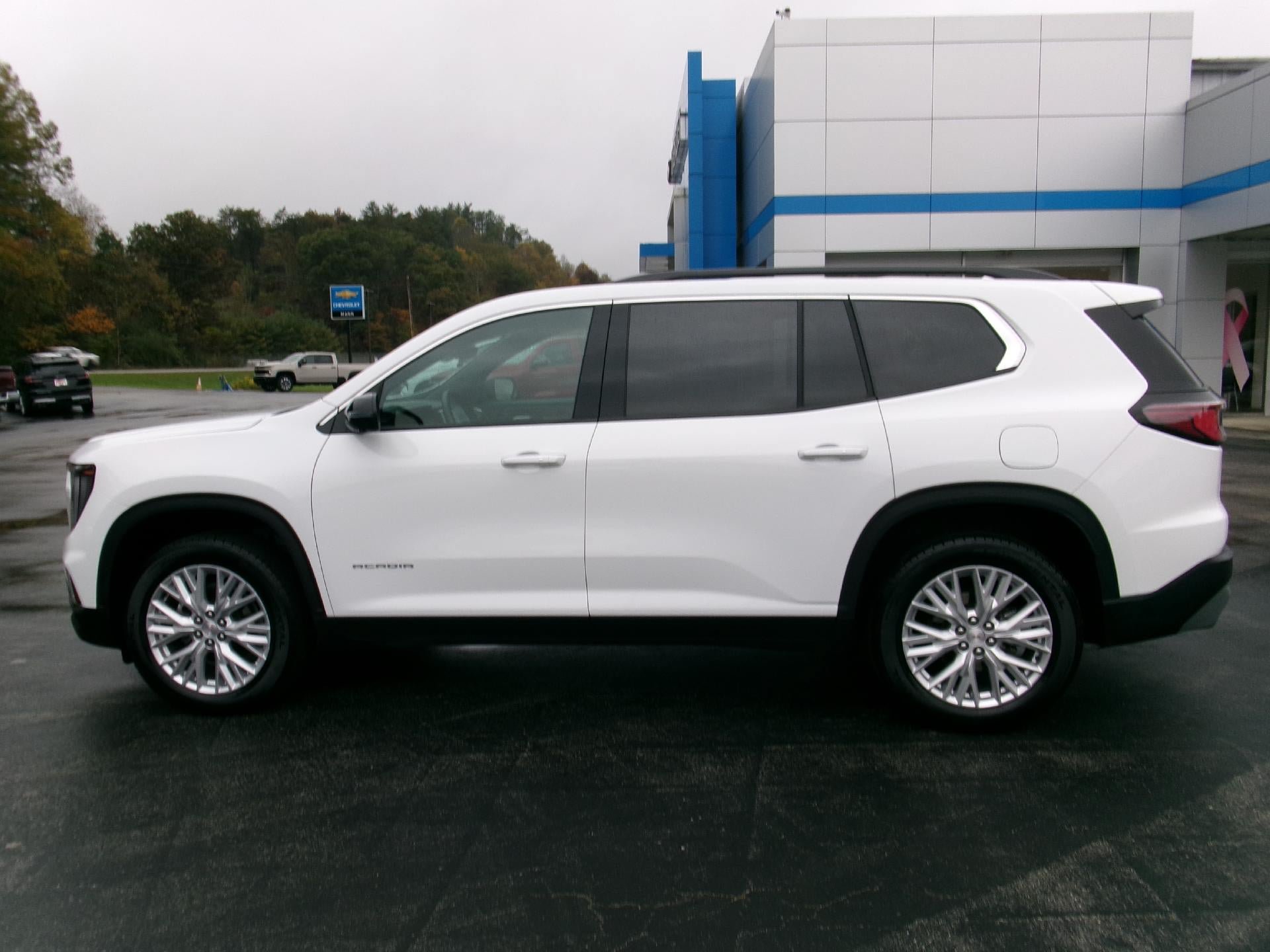 Used 2026 GMC Acadia Elevation w/ Elevation Premium Package AWD/4WD image 2