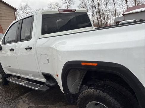 Used 2023 GMC Sierra 3500 Pro w/ Convenience Package image 4