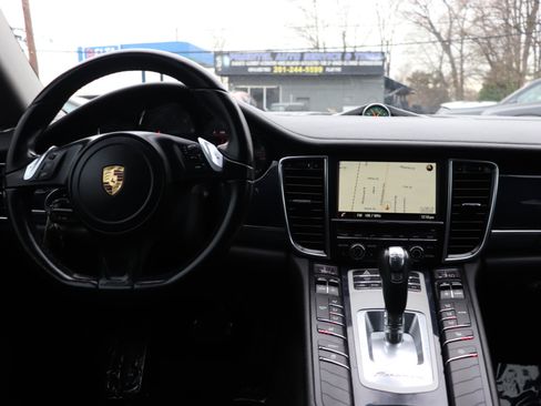 Used 2016 Porsche Panamera 4 image 17