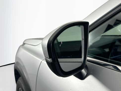 Used 2025 Nissan Pathfinder SL FWD image 16