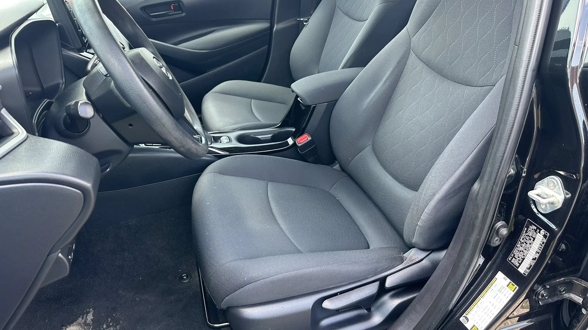 Used 2022 Toyota Corolla LE FWD image 13