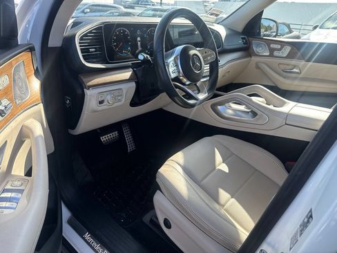 Used 2023 Mercedes-Benz GLS 450 4MATIC image 10