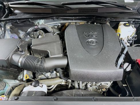 Certified 2023 Toyota Tacoma TRD Off-Road AWD/4WD image 25