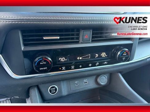 Used 2023 Nissan Rogue SV image 25